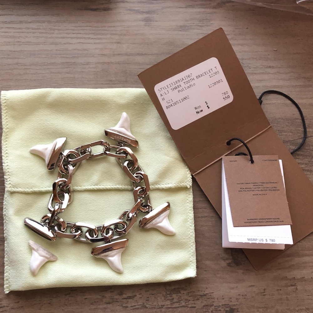 NWT Burberry Shark Tooth Bracelet Stylish Palladio & White Bracelet size Medium